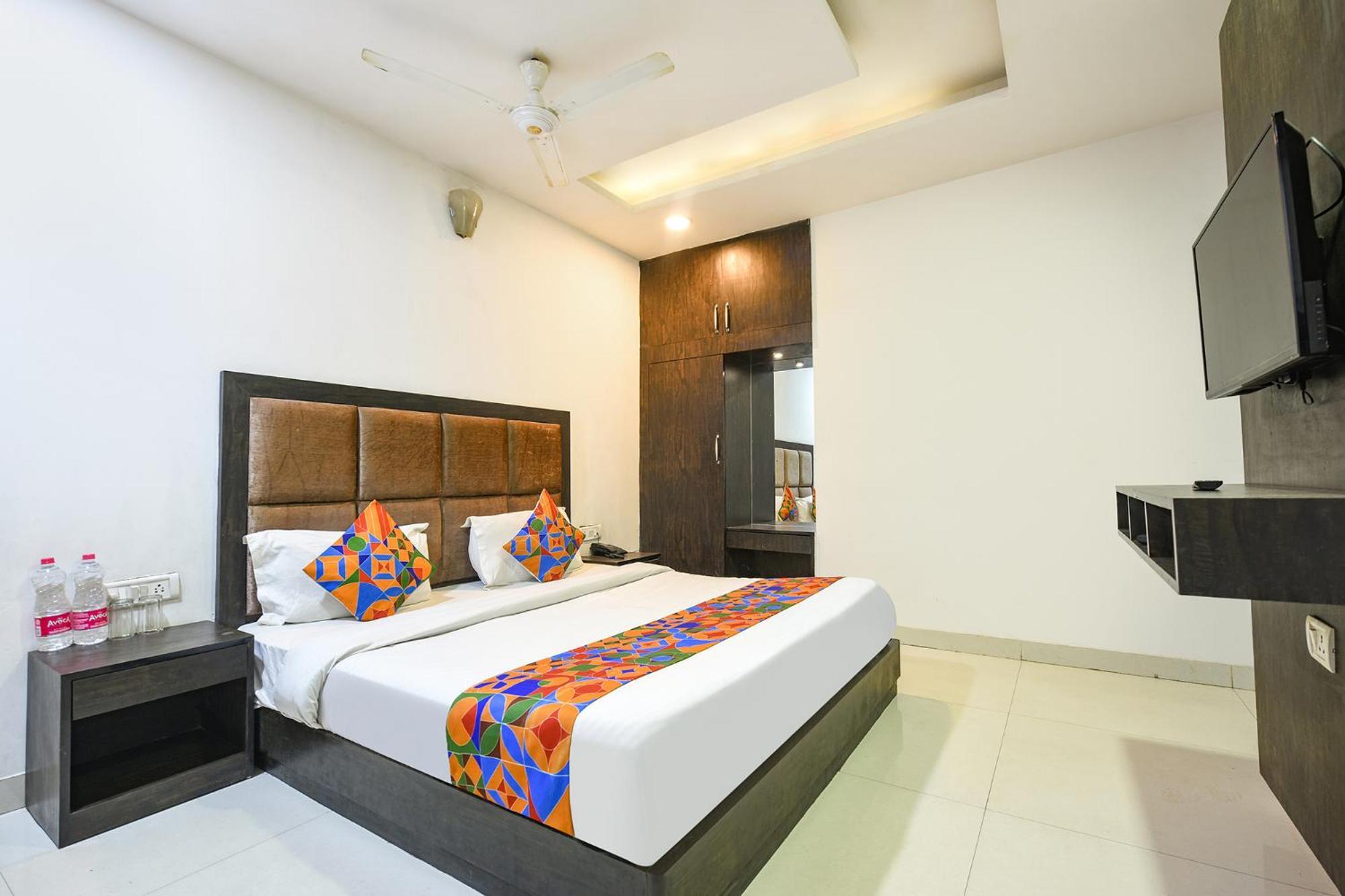 Fabhotel Belwood Near Igi Airport New Delhi Exteriör bild