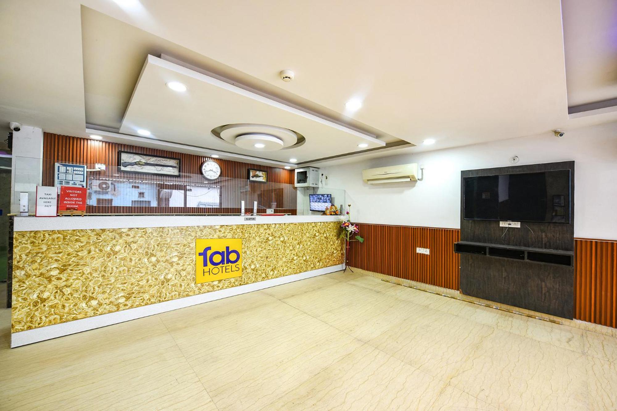 Fabhotel Belwood Near Igi Airport New Delhi Exteriör bild