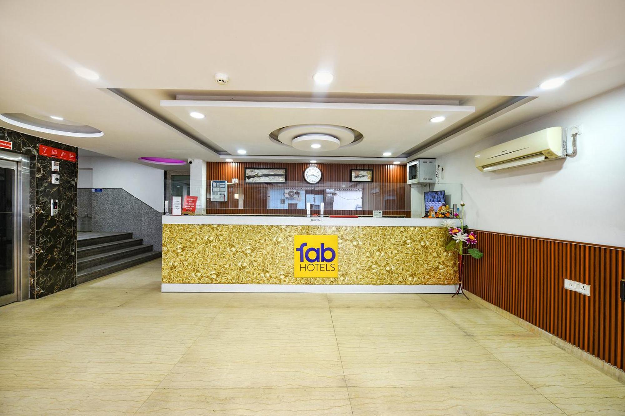 Fabhotel Belwood Near Igi Airport New Delhi Exteriör bild