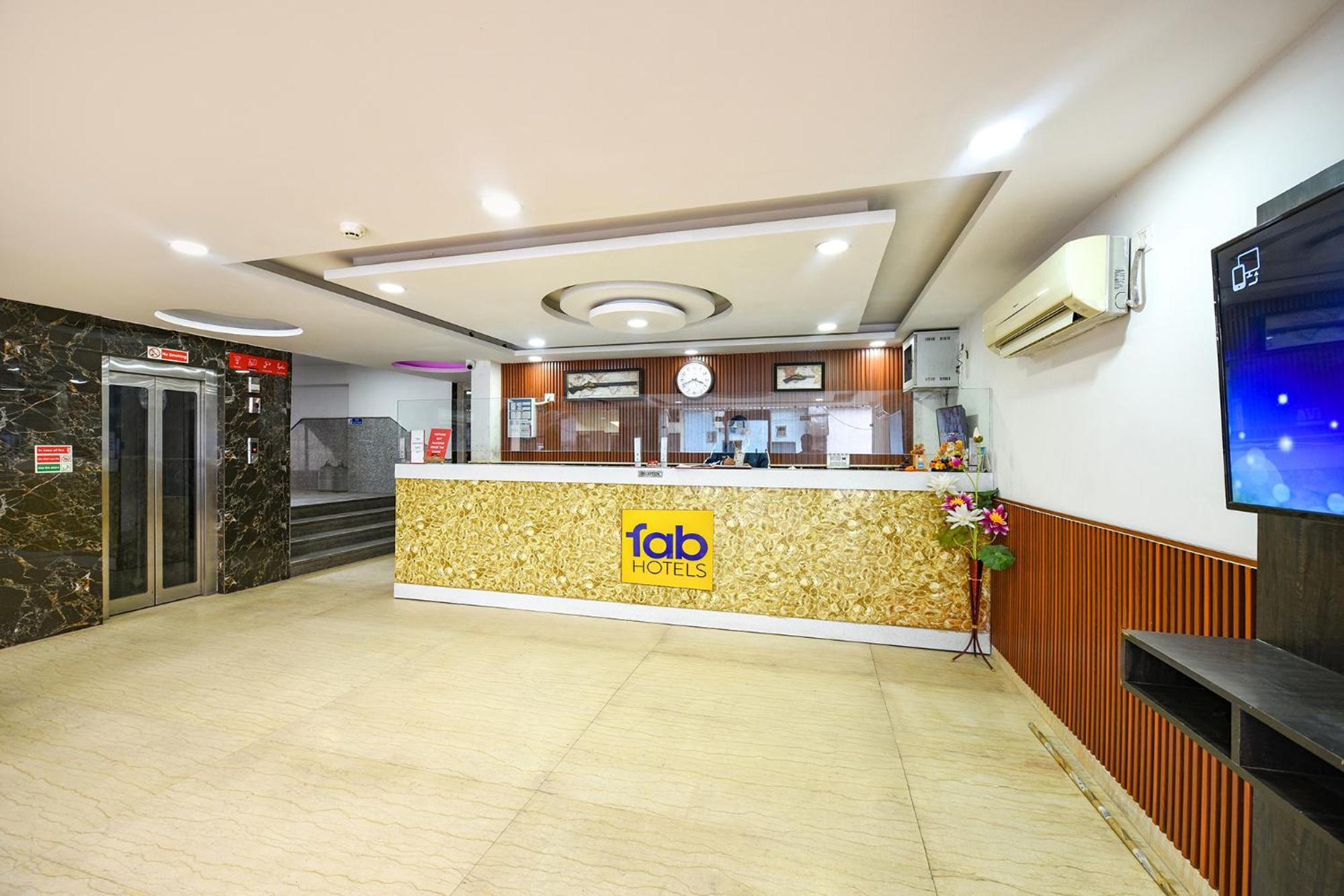 Fabhotel Belwood Near Igi Airport New Delhi Exteriör bild